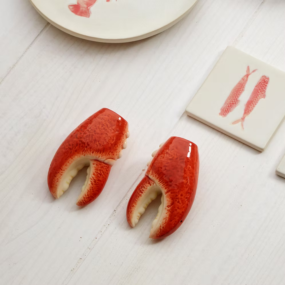Lobster claws salt and pepper shaker set