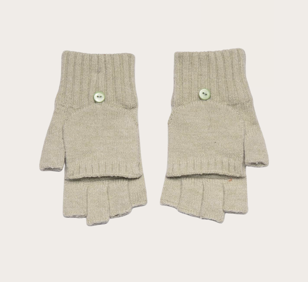 Knitted glove multi way green