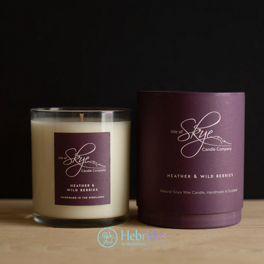 Heather and wild berries large candle