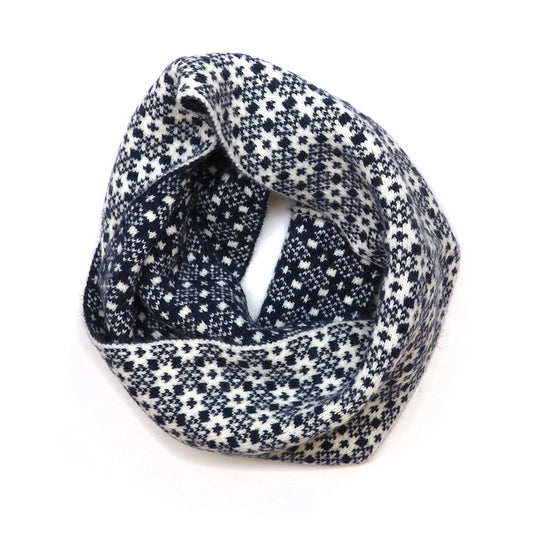 Astrid navy and cream scandi star snood