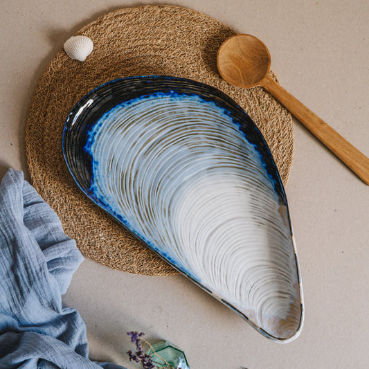 mussel-shaped dish - large
