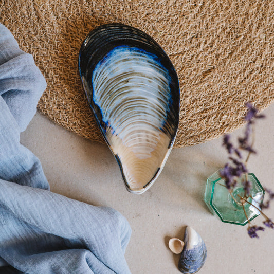 mussel-shaped tray - small