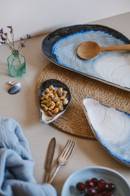 mussel-shaped tray - medium