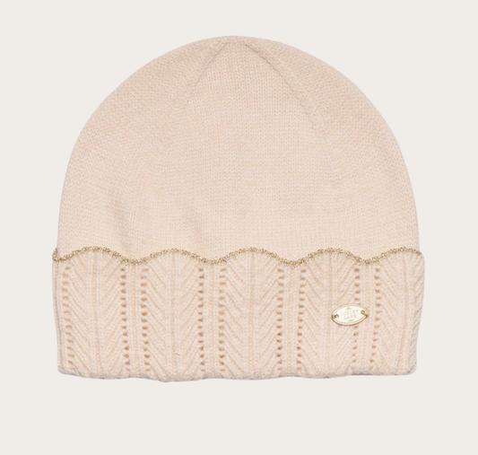 Beanie hat scallopped edge cream