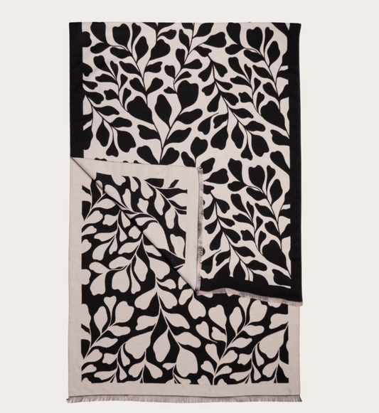 Wrap/scarf fig leaf print with fringed edge black