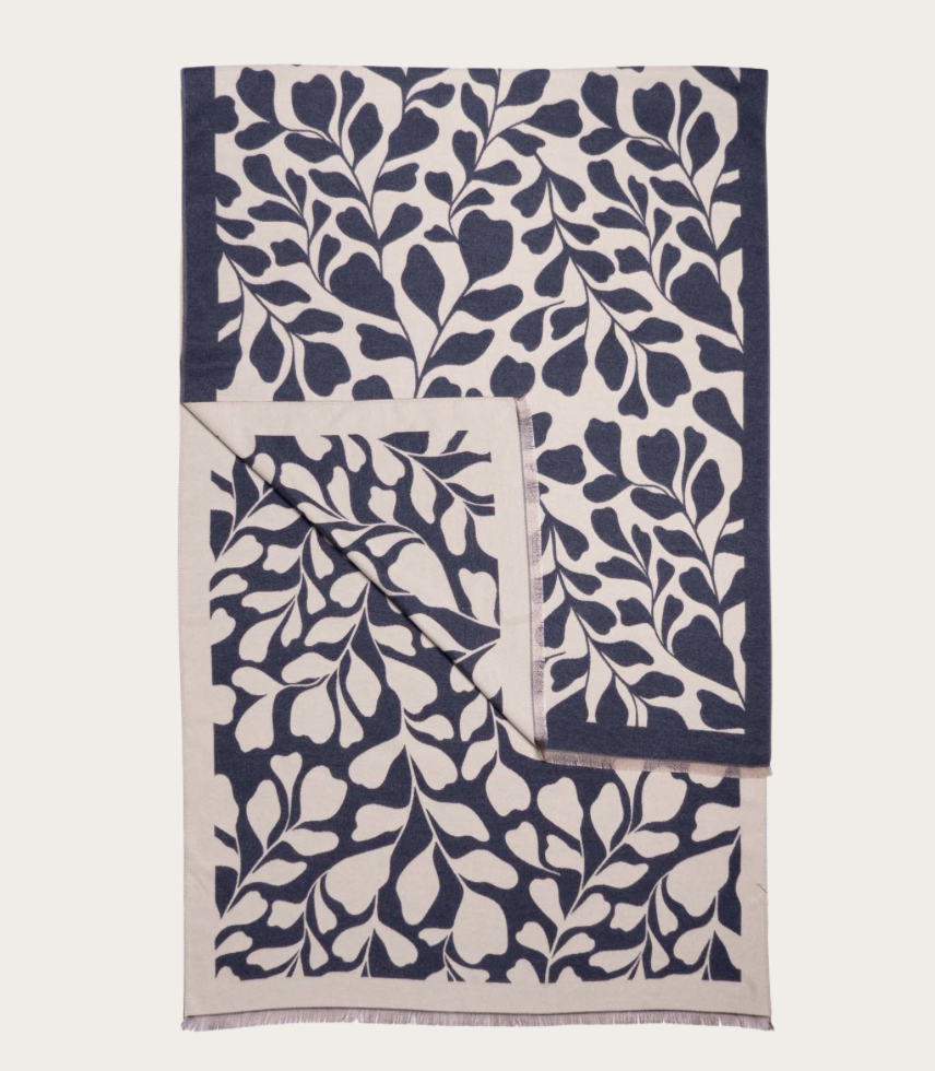 Wrap/scarf fig leaf print with fringed edge blue