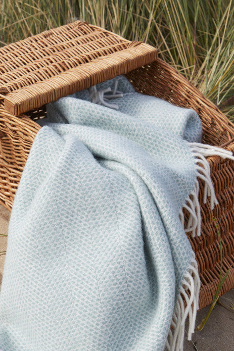 100% wool throws & blankets -  Beehive ocean (150 x 183cm)